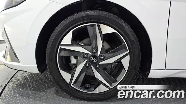 Hyundai AVANTE Avante (CN7) — Фото автомобиля 5