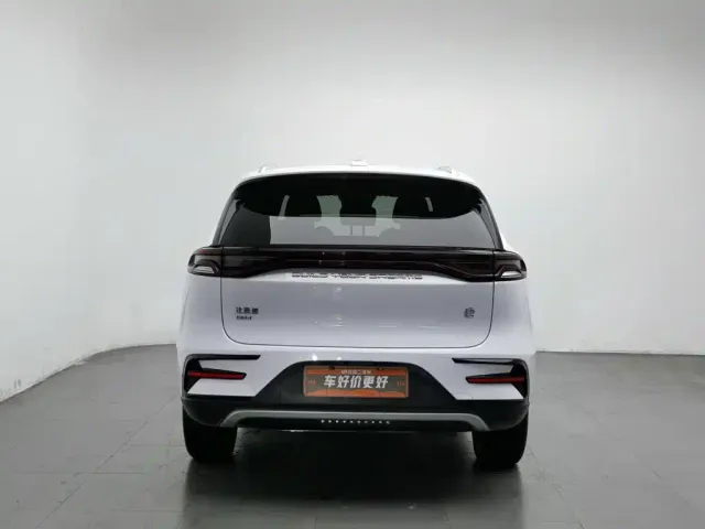 BYD Tang — Фото автомобиля 4