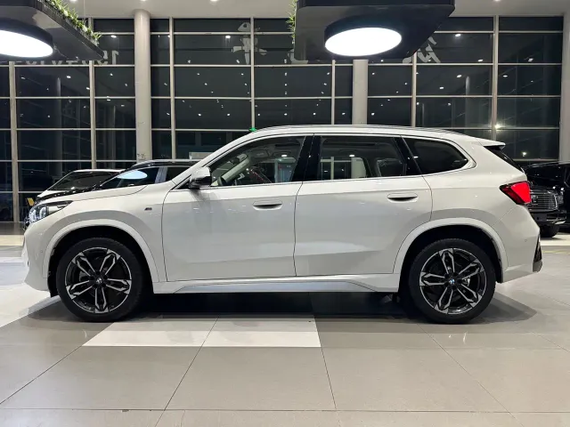 BMW X1 — Фото автомобиля 4