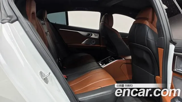 BMW 8 Series G15 — Фото автомобиля 12