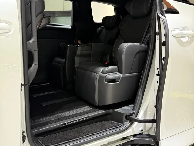 Toyota Vellfire — Фото автомобиля 5