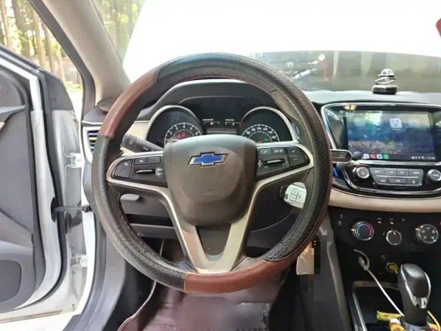 Chevrolet Monza — Фото автомобиля 12