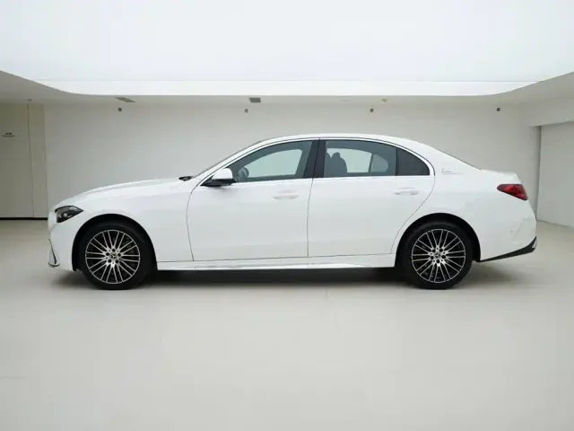 Mercedes-Benz C-Class — Фото автомобиля 3