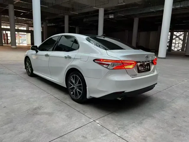 Toyota Camry — Фото автомобиля 7