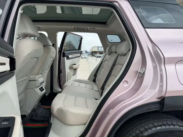 Geely ICON — Фото автомобиля 16
