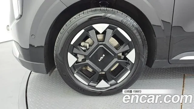 Kia Carnival 4th Gen — Фото автомобиля 5