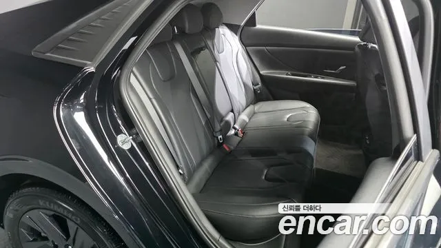 Hyundai AVANTE Avante (CN7) — Фото автомобиля 11