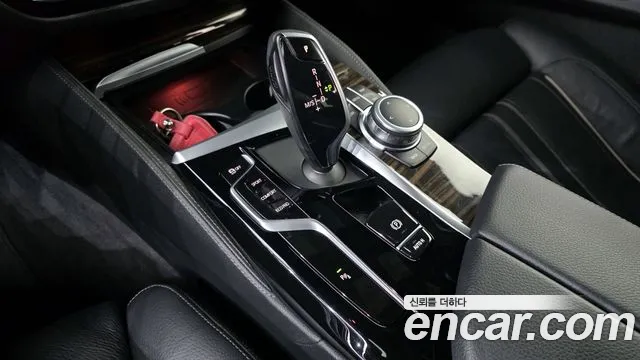 BMW 5-Series — Фото автомобиля 9