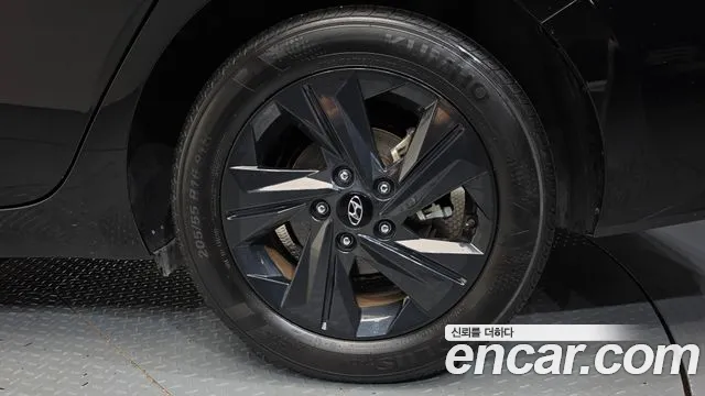 Hyundai Avante — Фото автомобиля 6