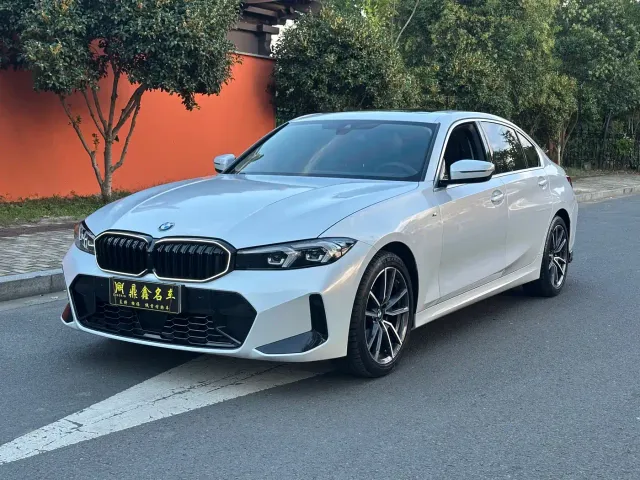 Фотография автомобиля — BMW 3 Series