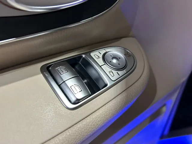 Mercedes-Benz V-Class — Фото автомобиля 7