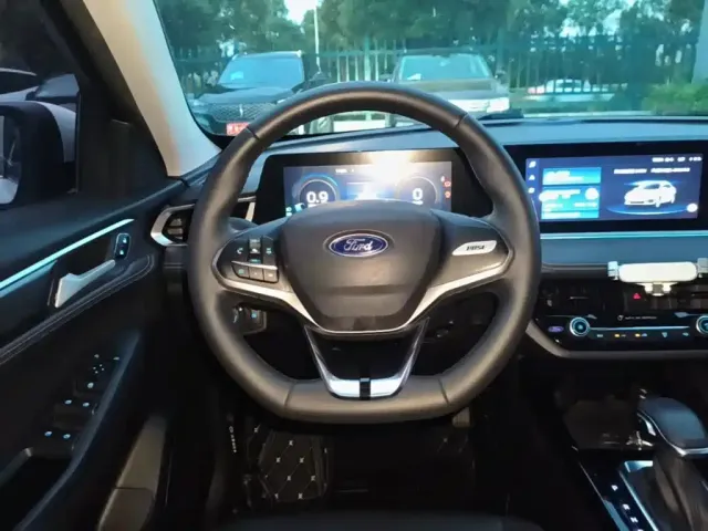 Ford Escort — Фото автомобиля 10