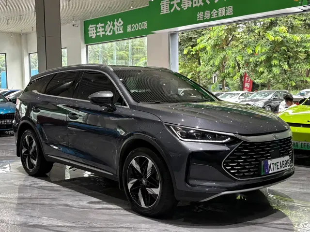 BYD Tang — Фото автомобиля 3