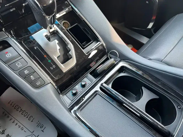 Toyota Vellfire — Фото автомобиля 20