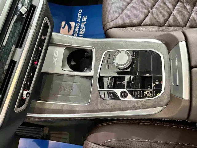 BMW X5 — Фото автомобиля 10