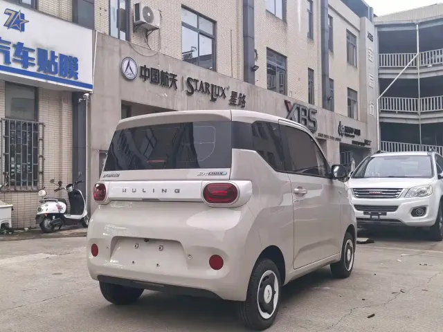 Wuling Hongguang Mini EV — Фото автомобиля 8