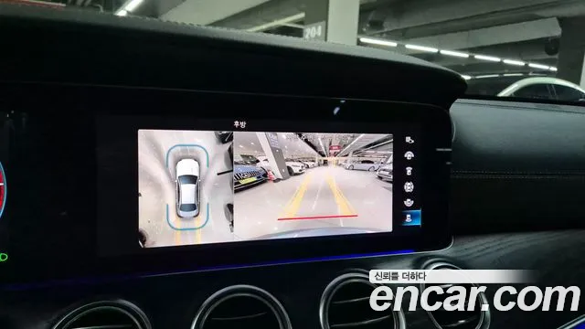 Mercedes-Benz E-Class — Фото автомобиля 14