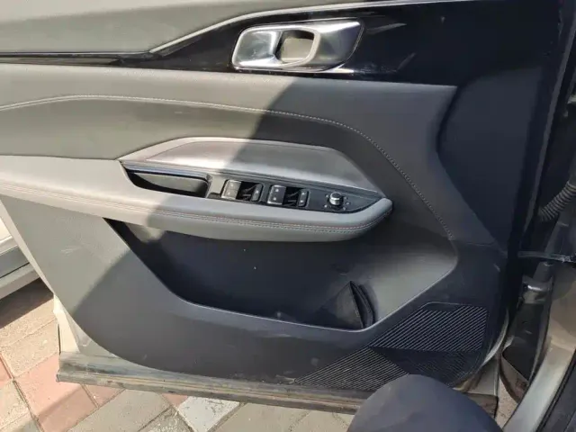 Changan Oshan Z6 EV — Фото автомобиля 7
