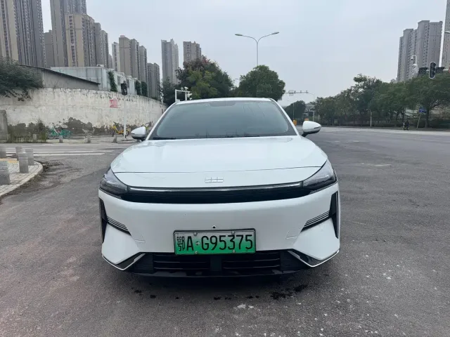 Geely Galaxy L6 — Фото автомобиля 2