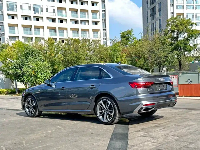 Audi A4L — Фото автомобиля 15