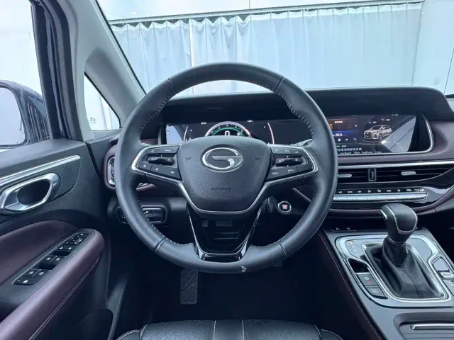 GAC Trumpchi M6 — Фото автомобиля 13
