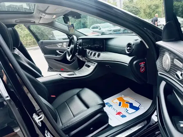 Mercedes-Benz E-Class — Фото автомобиля 14