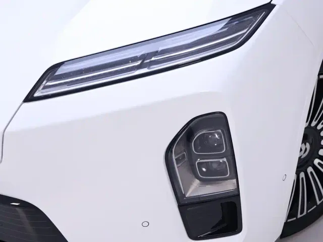 Nio ES8 — Фото автомобиля 4