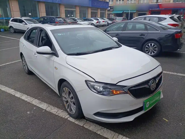 Buick Excelle — Фото автомобиля 3