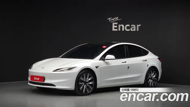 Фотография автомобиля — Tesla Model 3