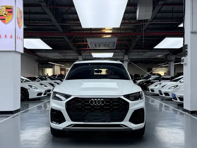 Audi Q5L — Фото автомобиля 2