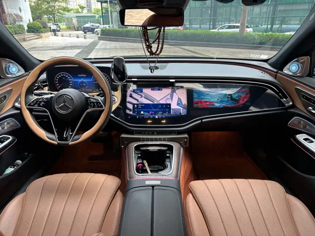 Mercedes-Benz E-Class — Фото автомобиля 9