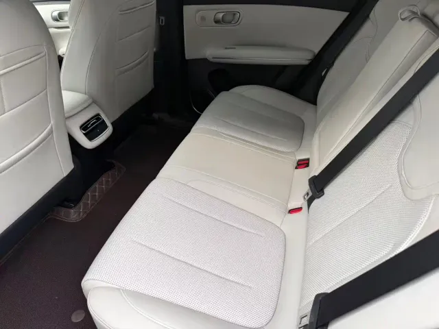 Changan Qiyuan Q05 — Фото автомобиля 5