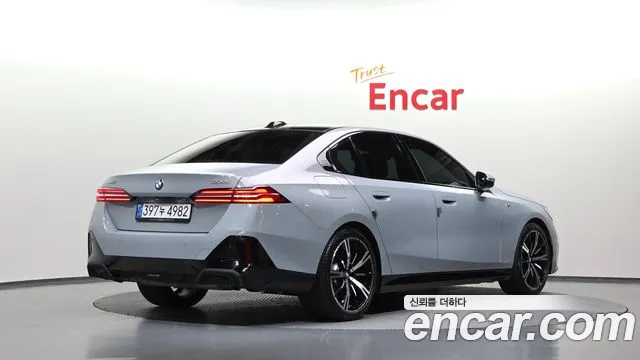 BMW 5-Series 5 серия (G60) 530i xDrive M Sport — Фото автомобиля 2