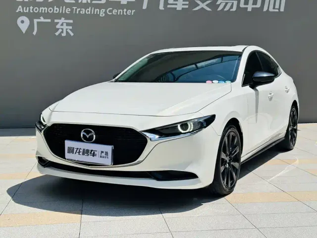 Mazda Axela — Фото автомобиля 18