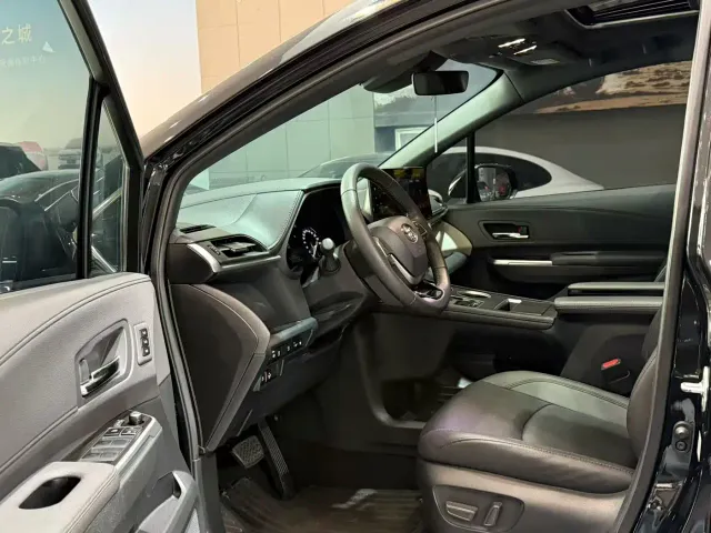 Toyota Granvia — Фото автомобиля 6