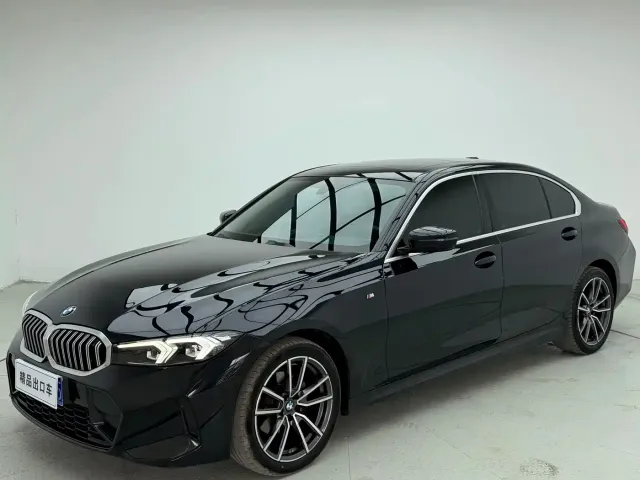 Фотография автомобиля — BMW 3 Series