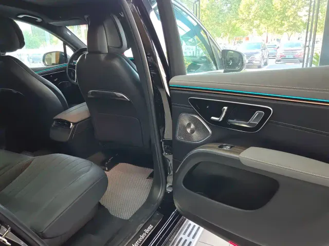 Mercedes-Benz EQS SUV — Фото автомобиля 8