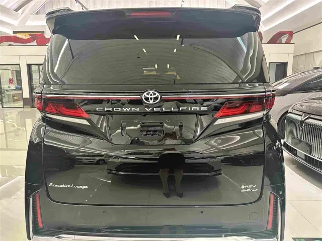Toyota Vellfire — Фото автомобиля 18