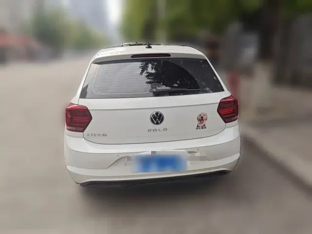 Volkswagen Polo — Фото автомобиля 3