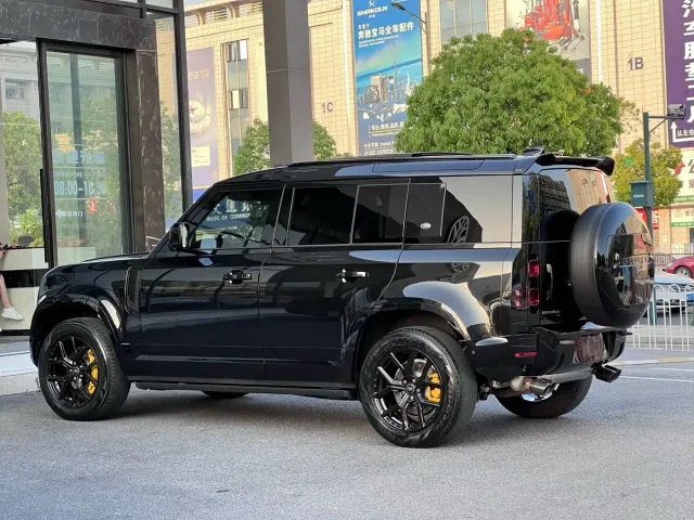 Land Rover Defender — Фото автомобиля 7