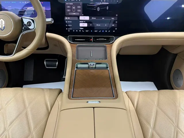 AITO Wenjie AITO M9 2025 Extended Range Ultra 52kWh 6-Seater — Фото автомобиля 12