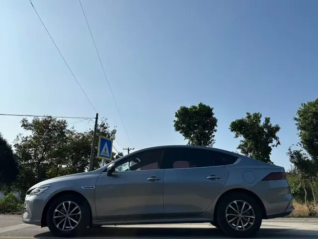 BYD Qin PLUS — Фото автомобиля 4