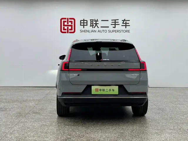Volvo XC70 Plug-in Hybrid — Фото автомобиля 3