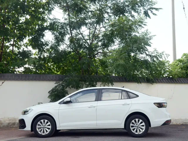 Volkswagen Lavida — Фото автомобиля 11