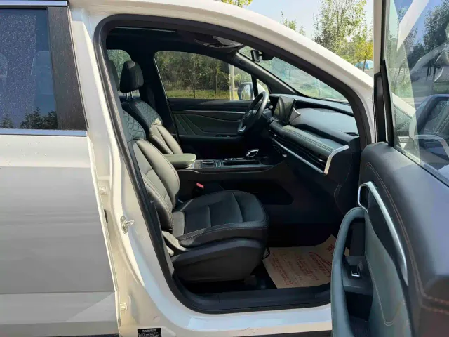 Geely Haoyue L — Фото автомобиля 12