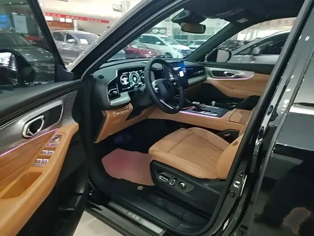 GAC Trumpchi GS8 — Фото автомобиля 15