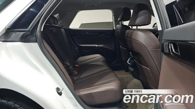 Hyundai Grandeur Grandeur (GN7) 2.5 Бензин 2WD — Фото автомобиля 11
