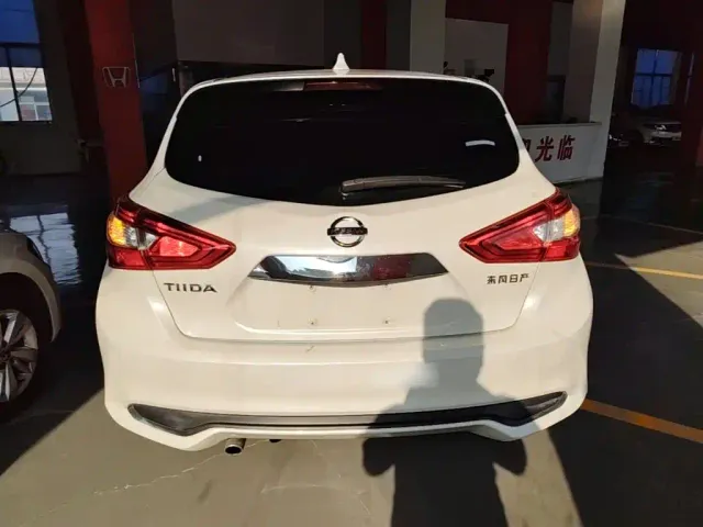 Nissan Tiida — Фото автомобиля 5