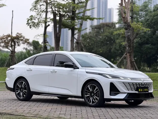 Changan Eado — Фото автомобиля 3