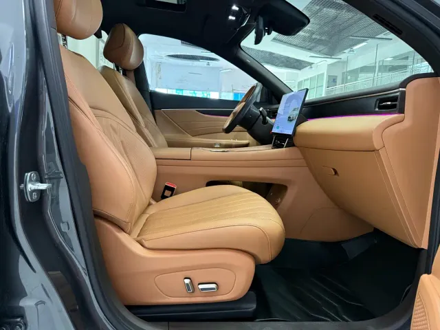 Dongfeng Aeolus L8 — Фото автомобиля 9